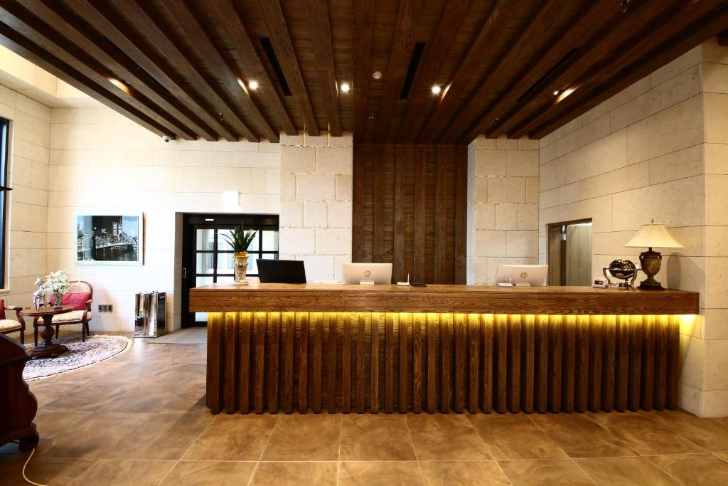 TV a/nebo společenská místnost v ubytování Benikea The H Hotel