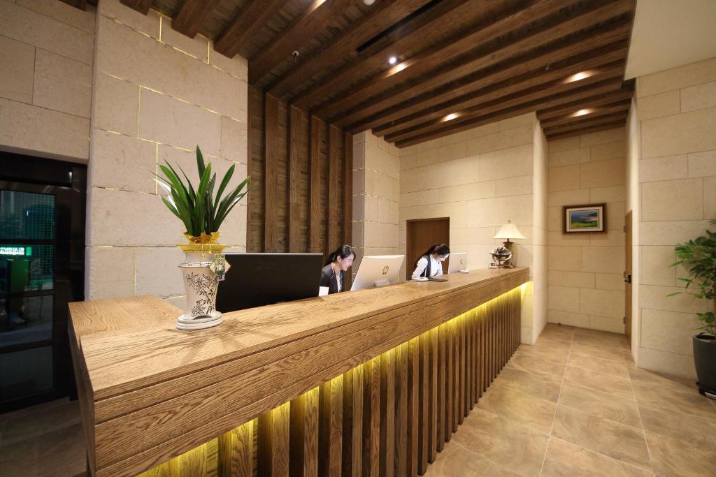 TV a/nebo společenská místnost v ubytování Benikea The H Hotel