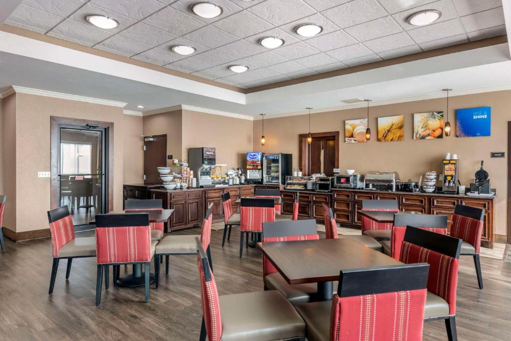 Comfort Inn & Suites Fort Worth - Fossil Creek photo