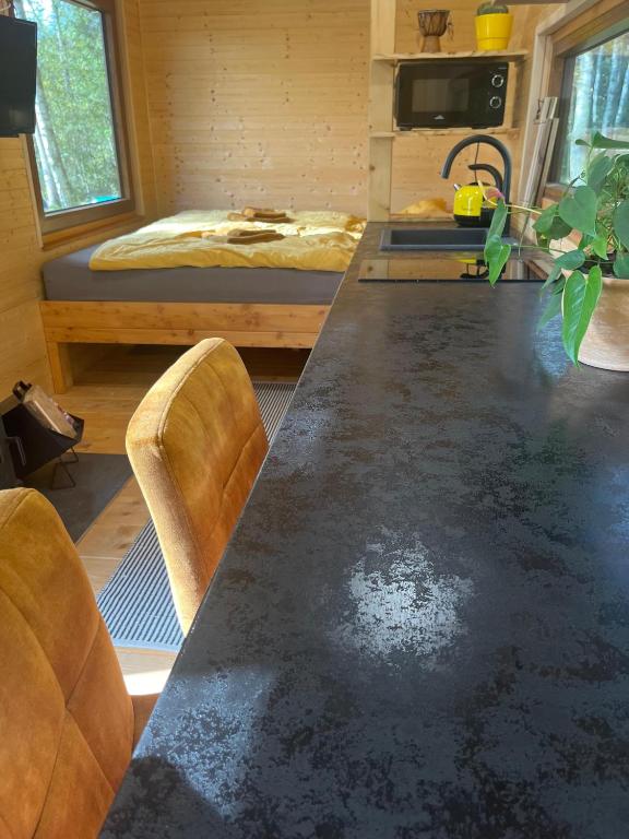 Kuchyň nebo kuchyňský kout v ubytování Glamping - Maringotka u Tobíka