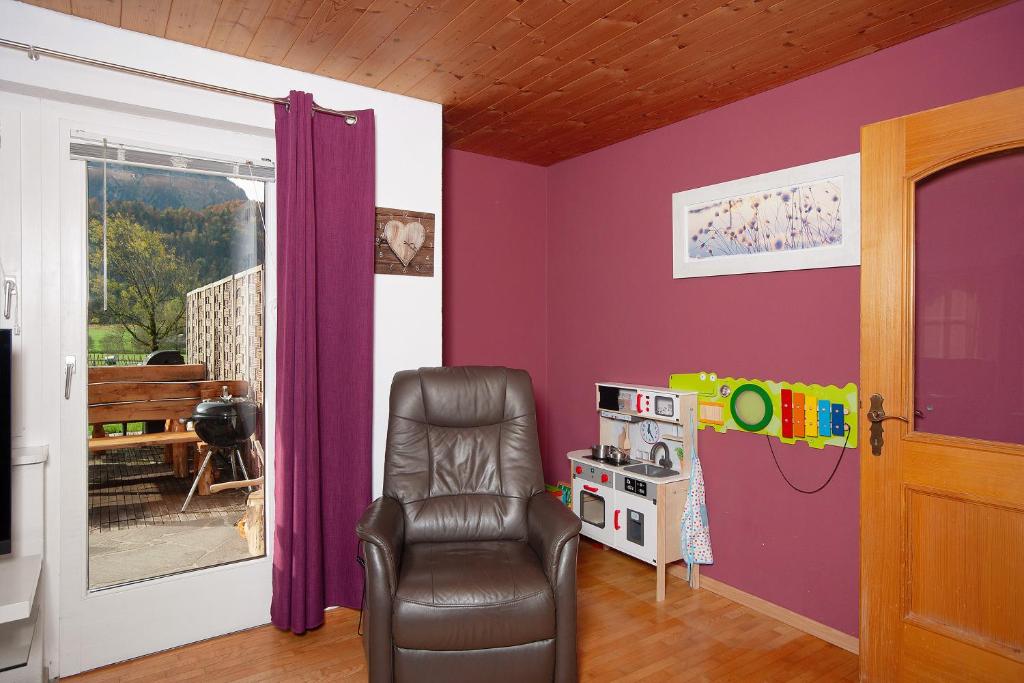 Ruang duduk di Ferienhaus Villa Kanisblick