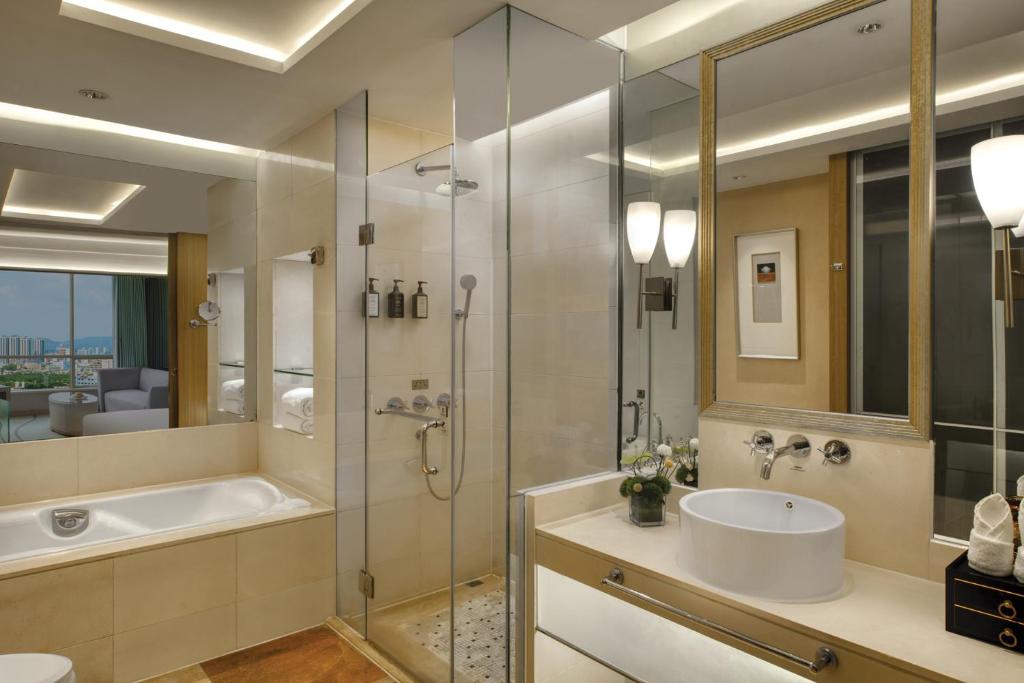 Koupelna v ubytování Dongguan Royal Garden Hotel
