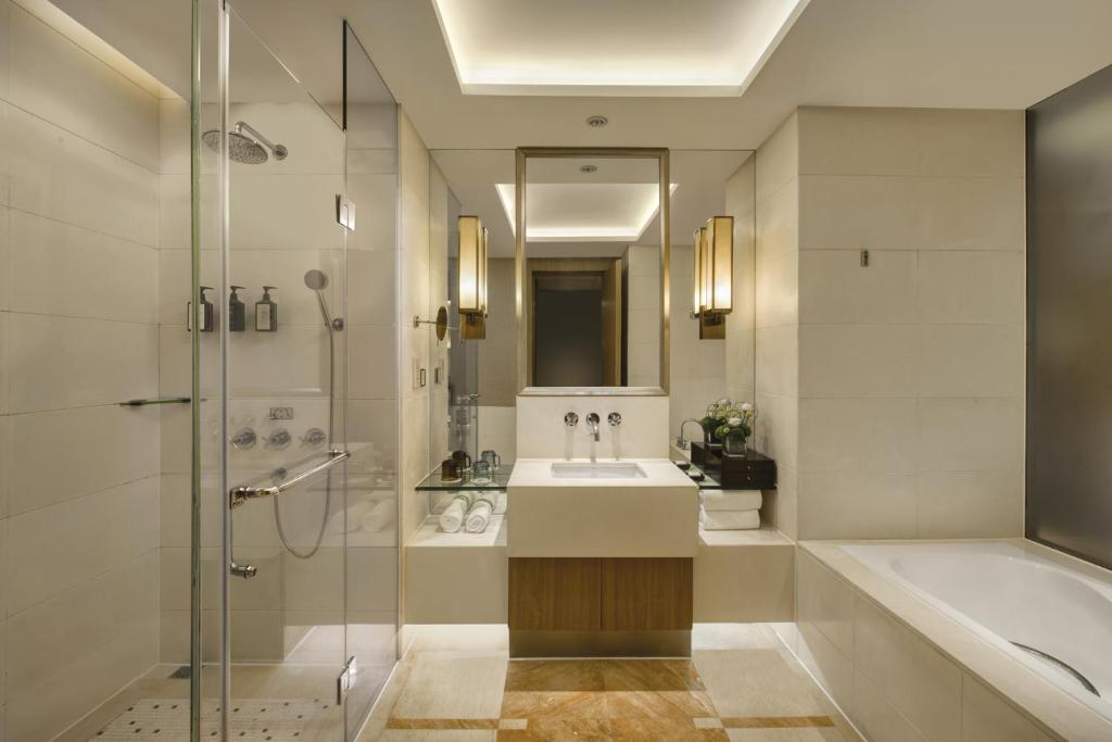 Koupelna v ubytování Dongguan Royal Garden Hotel