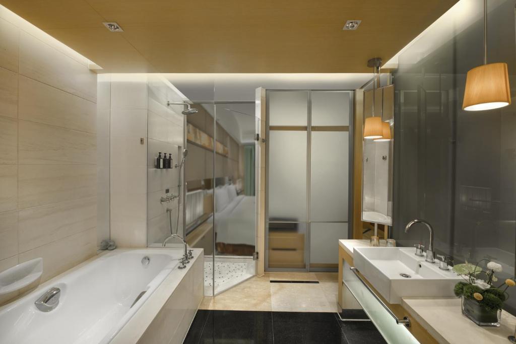 Koupelna v ubytování Dongguan Royal Garden Hotel