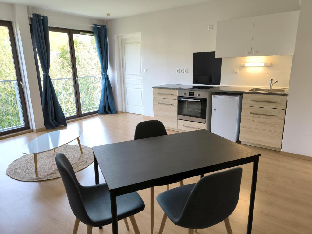 Kuchyň nebo kuchyňský kout v ubytování Appartement entier 56 m2 aux portes de Genève