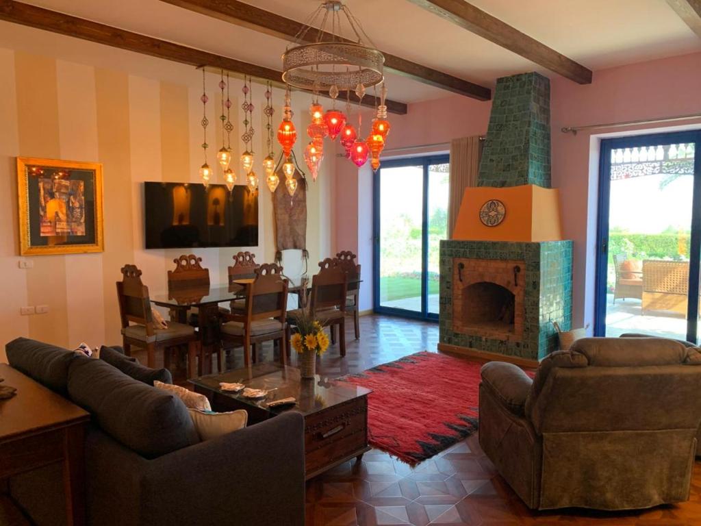 Posezení v ubytování Lazib Inn Resort & Spa