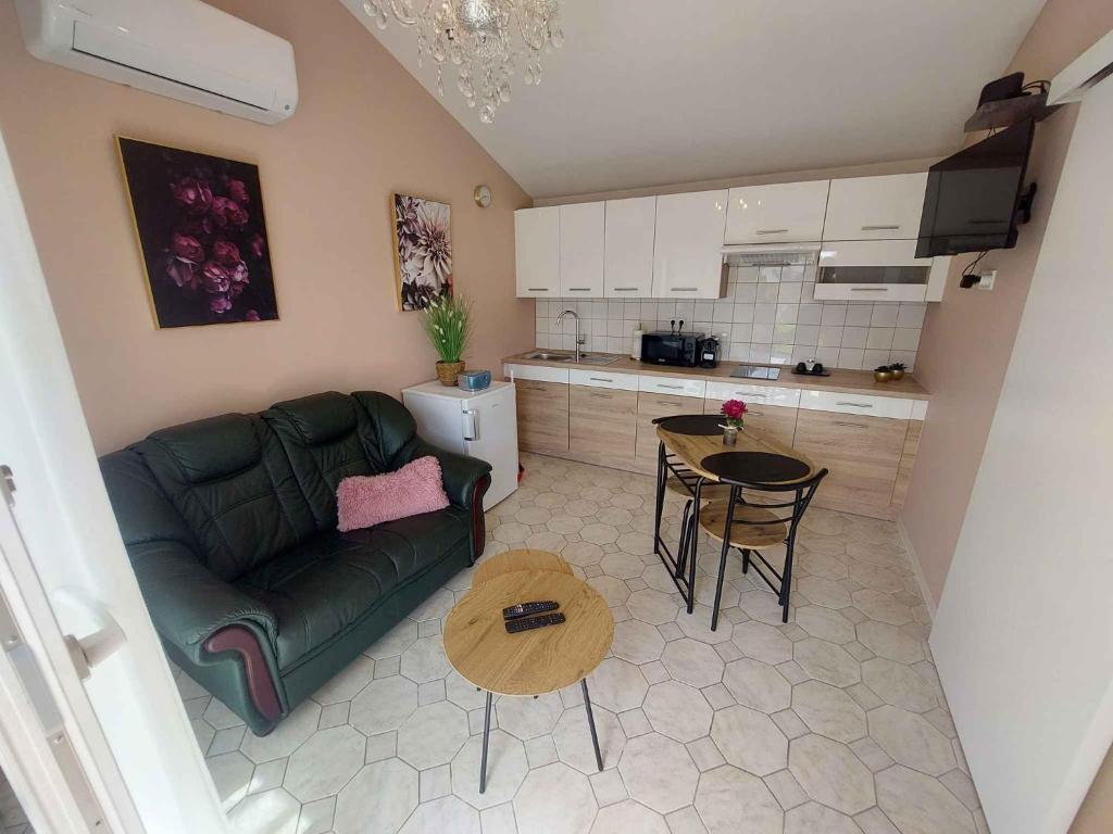 Apartments in Bük - Nordtransdanubien 51943 9737 Bük, Dózsa György utca 2 kép - 1