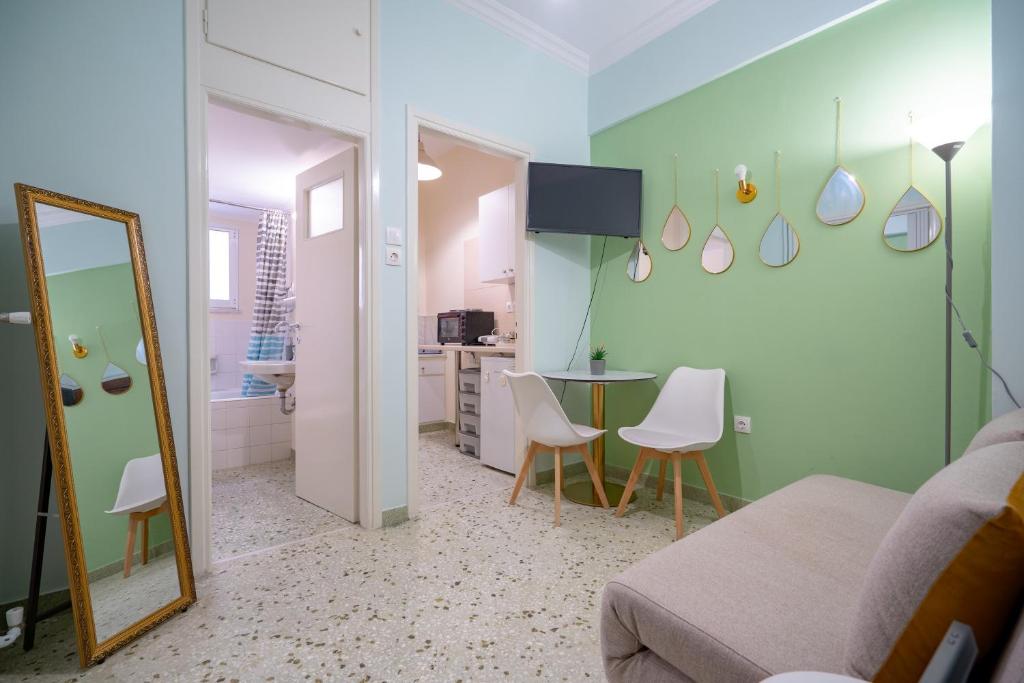 Metaxourgio 2 person apartment by MPS
