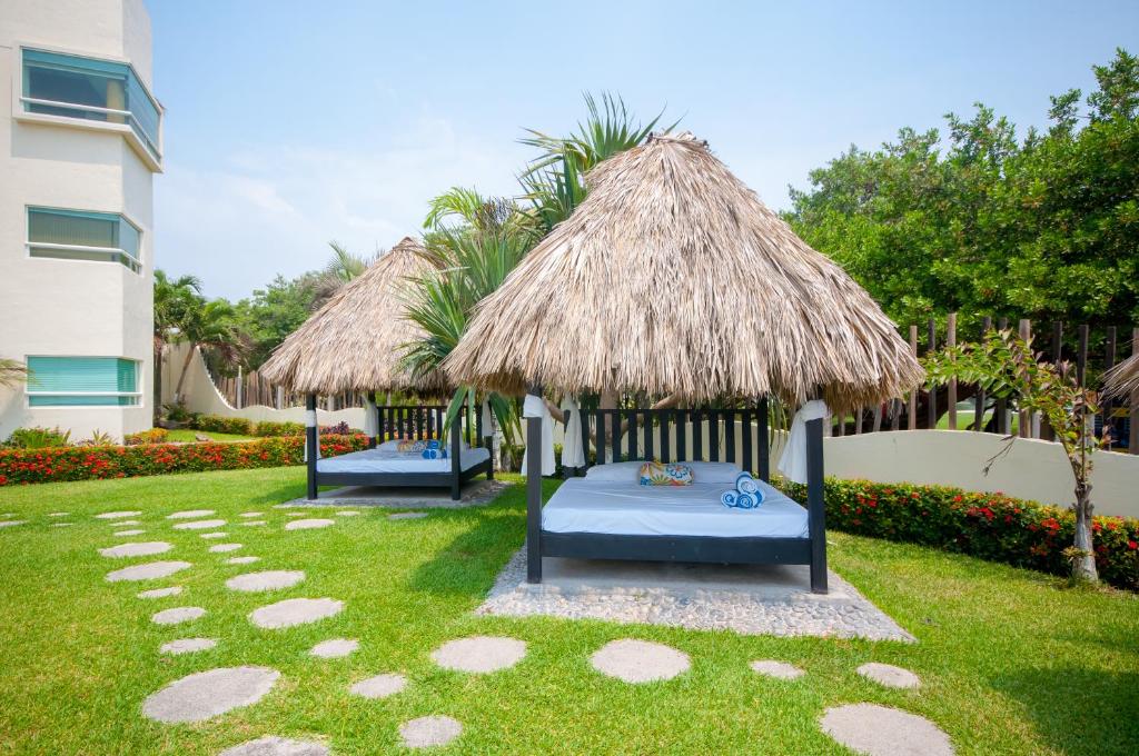Zahrada ubytování Artisan Playa Esmeralda Family Beach Hotel