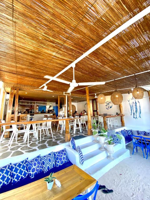 Restaurace v ubytování Amanzohi Siargao