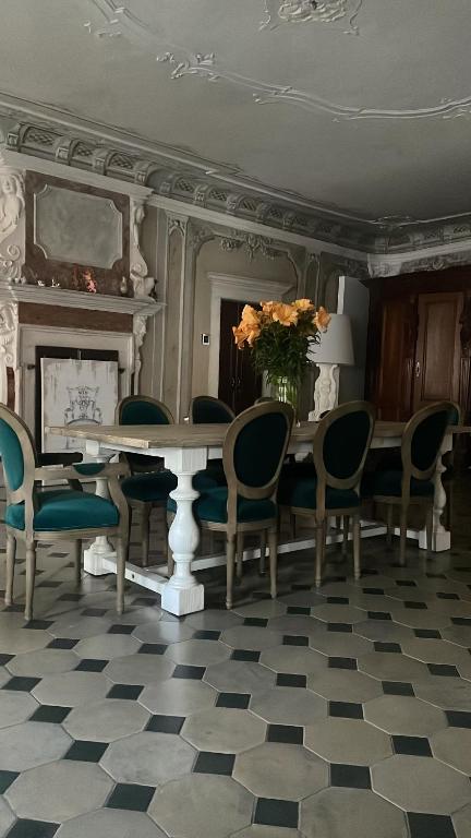 Kuchyň nebo kuchyňský kout v ubytování La Cles Deluxe Suites