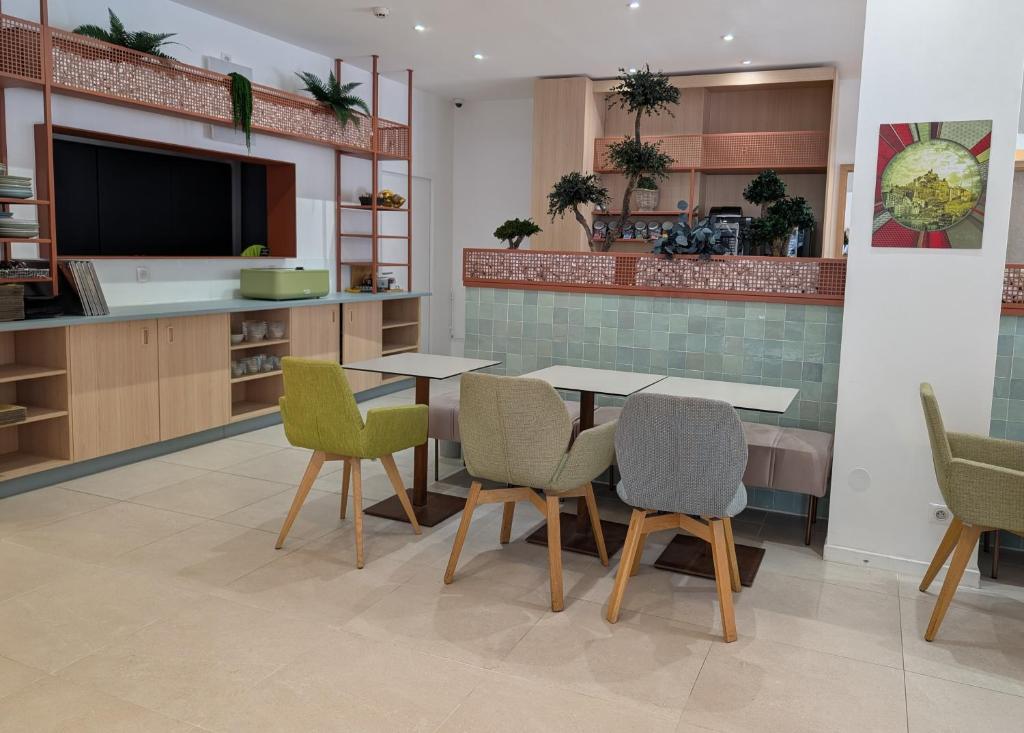 Hôtel Carré Vieux Port - Resim 20