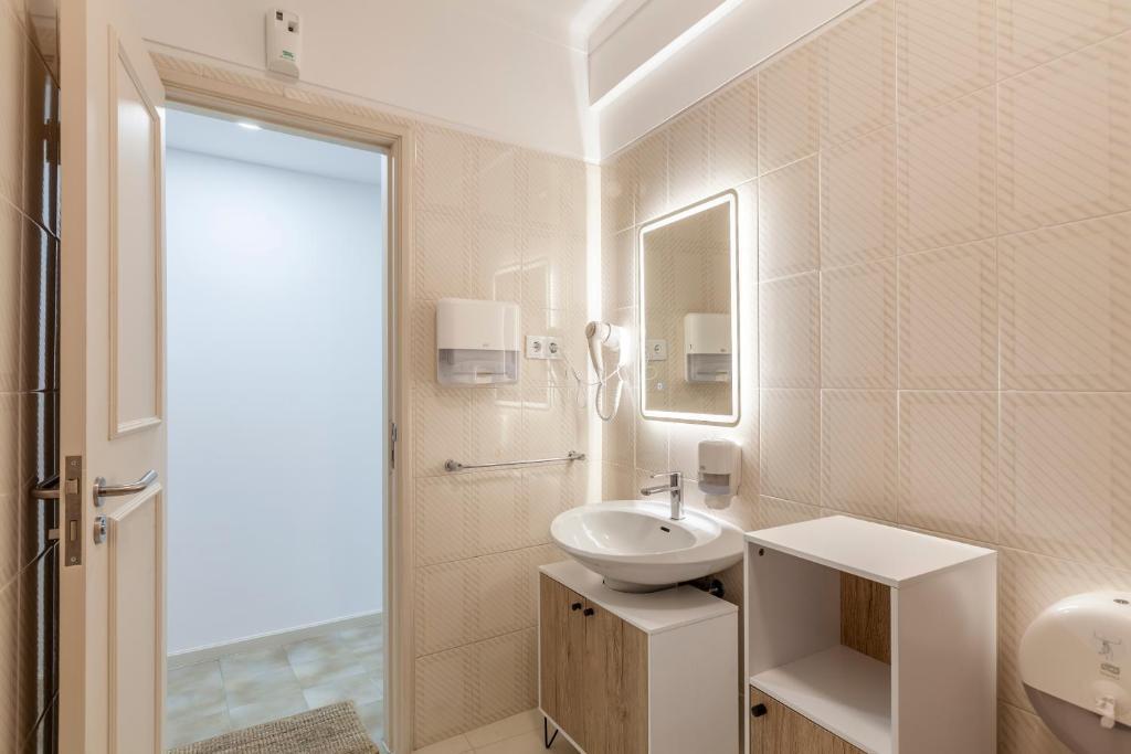 Rooms4you 1 in historic center of Braga - 14