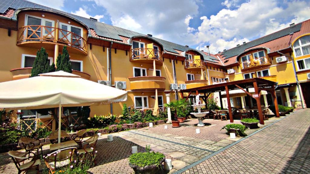 Budova, v ktorej sa hotel nachádza