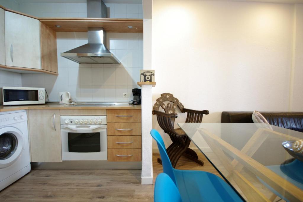 Kuchyň nebo kuchyňský kout v ubytování Livingtarifa- Apartamento Tucán