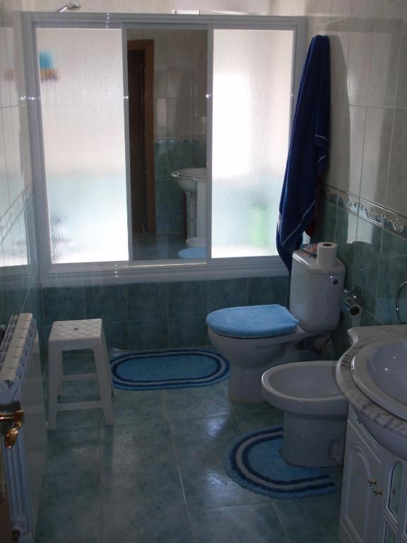 A bathroom at Casa Rural El Castillo