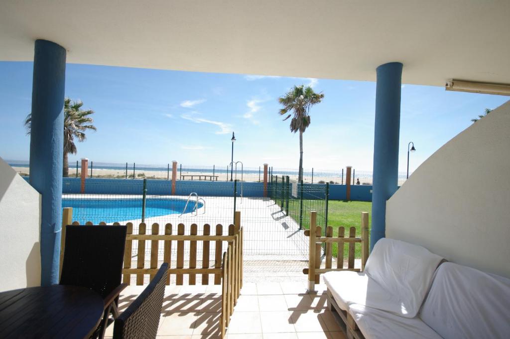 Bazén v ubytování Livingtarifa Apartamento Guacamayo nebo v jeho okolí