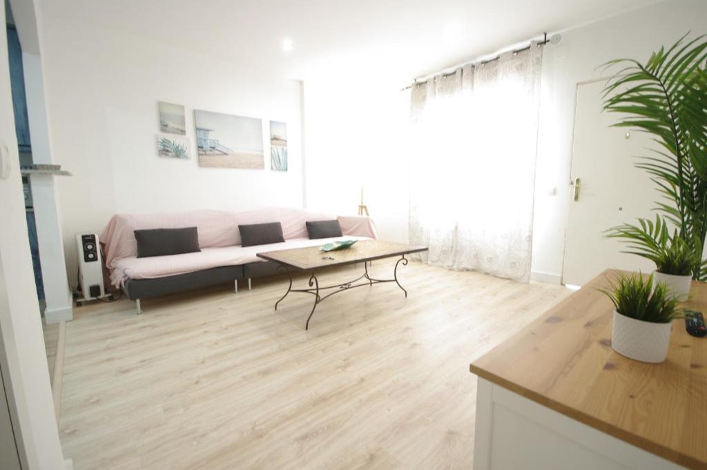 Posezení v ubytování Livingtarifa Apartamento Guacamayo