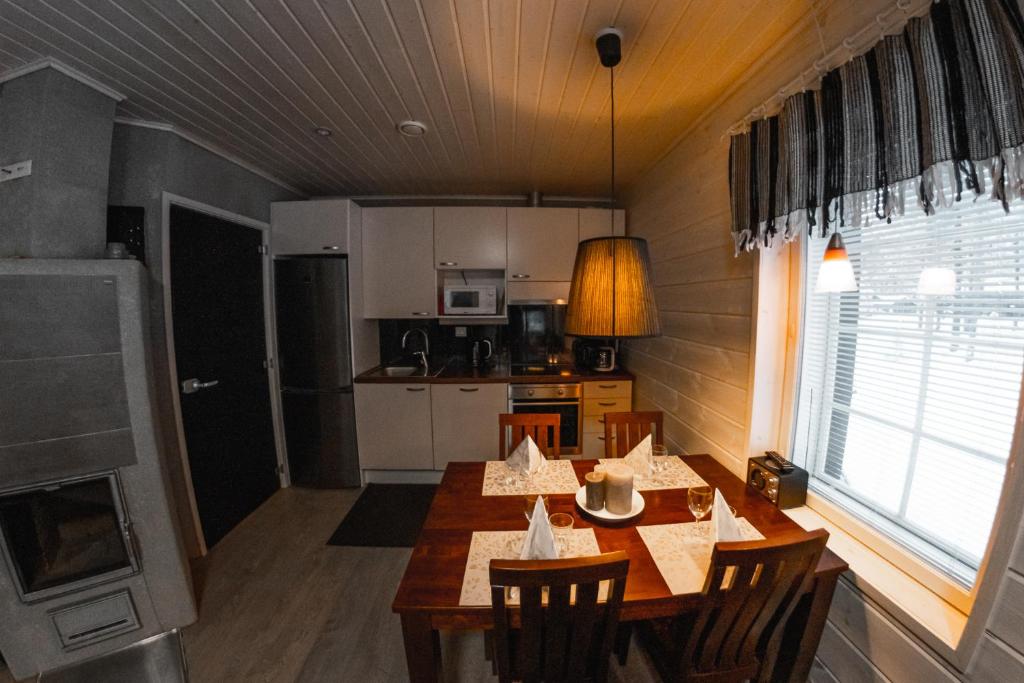 Kuchyň nebo kuchyňský kout v ubytování Hotel Ylläsrinne