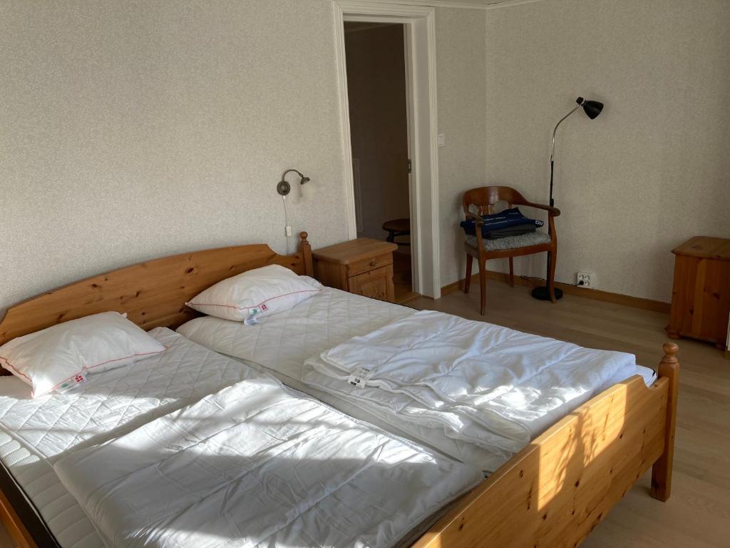 Postel nebo postele na pokoji v ubytování Ängsstugan