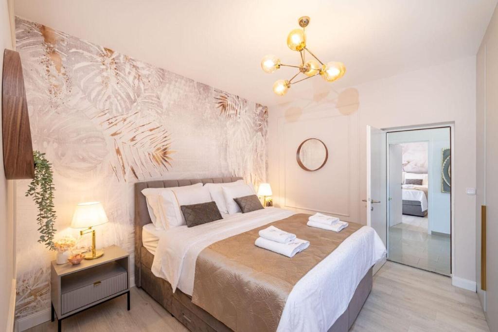 Posteľ alebo postele v izbe v ubytovaní House Luxury Villa with pool