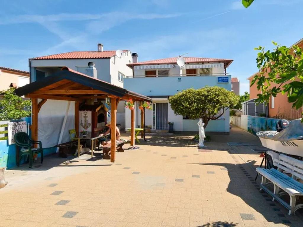 アパートメントが所在する建物