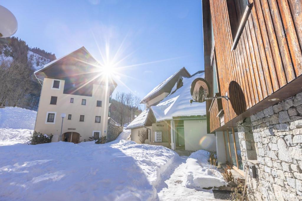Résidence Vacancéole La Perrière v zimě