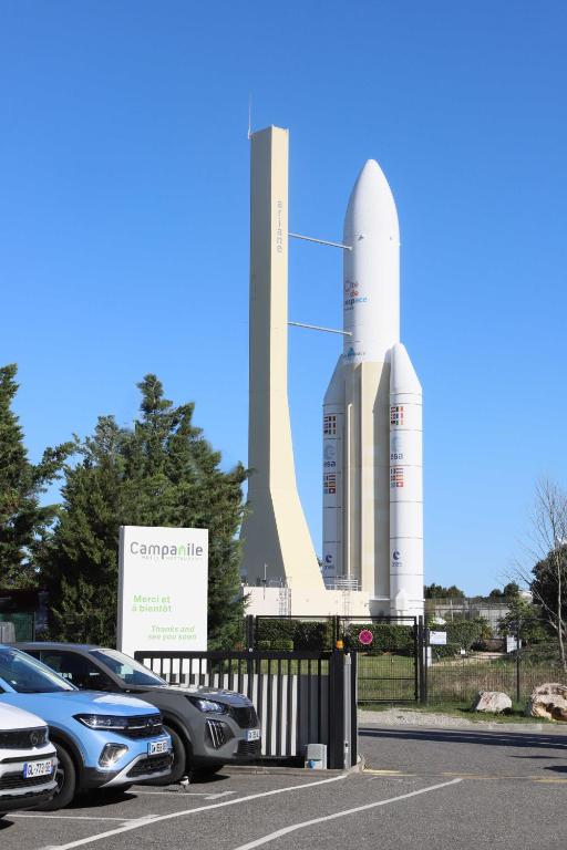 
Superior Quadruple Room (1 Double Bed + 2 Single Beds)
