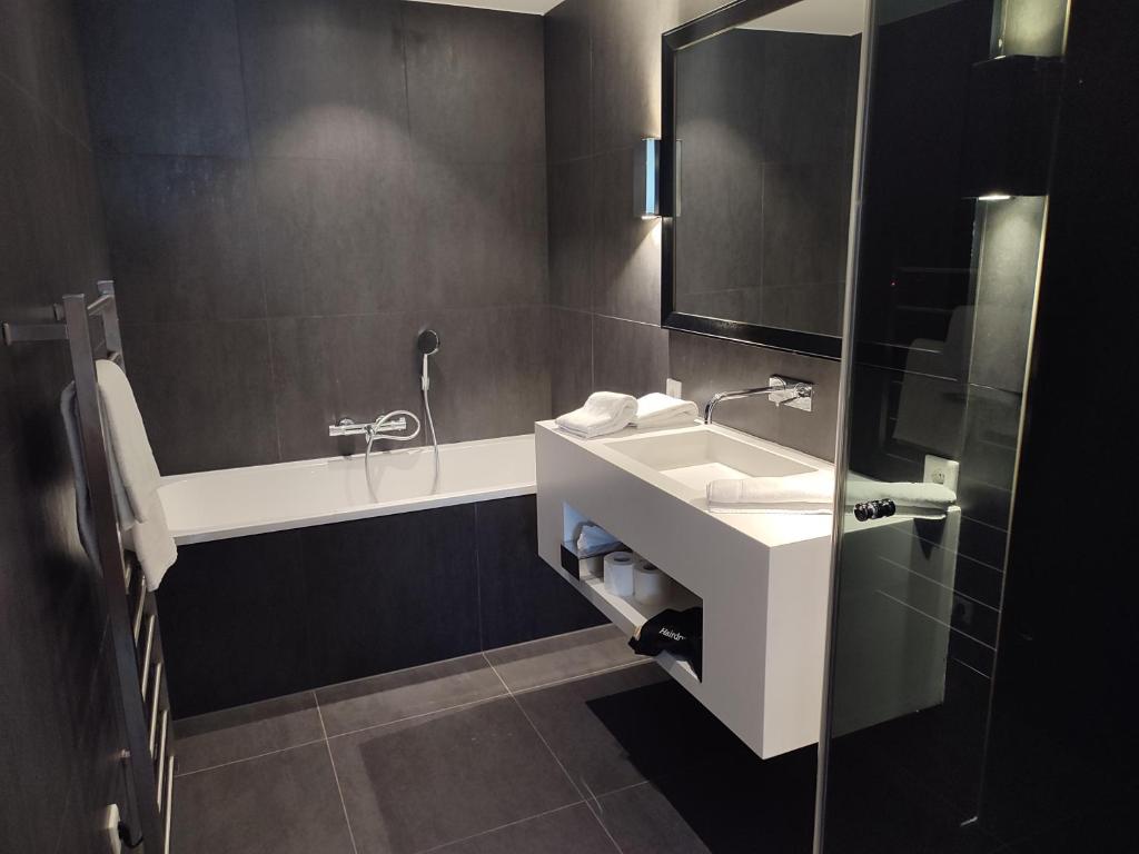 B-aparthotel Kennedy - Resim 38