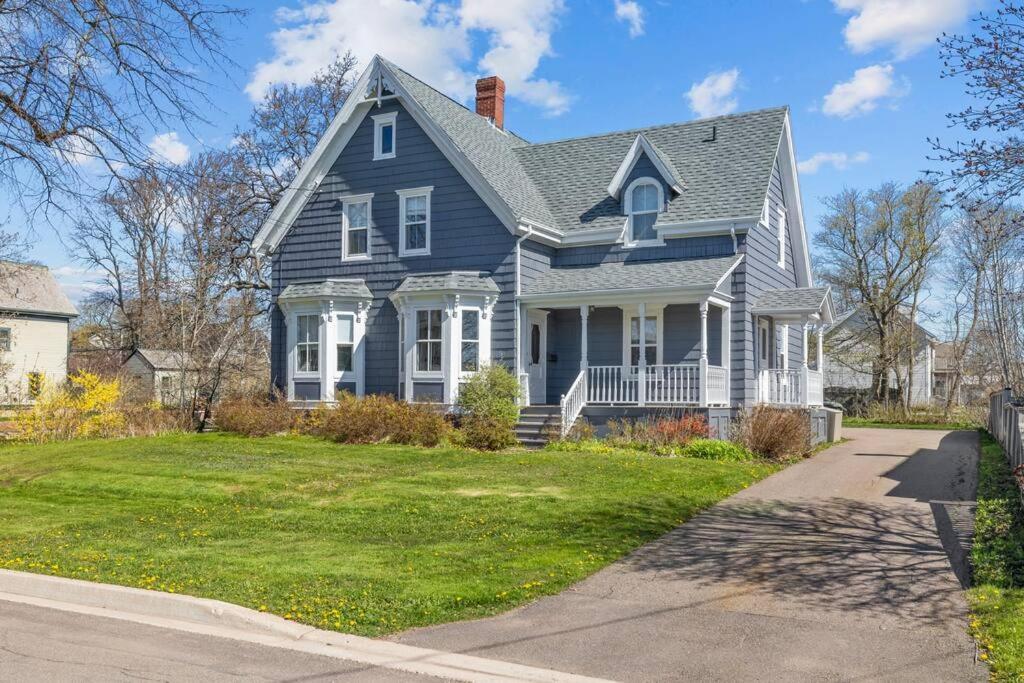 B&B's Summerside Getaway - Housity