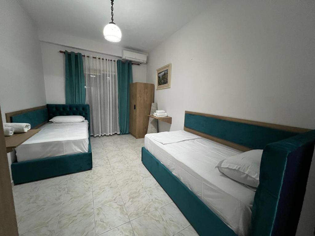 Postel nebo postele na pokoji v ubytování Sisterhood Hostel-Female Only