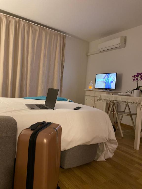 TV a/nebo společenská místnost v ubytování Olydea Oleron les Sables Vignier