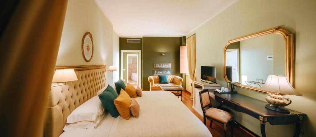 TV a/nebo společenská místnost v ubytování Hotel Bramante