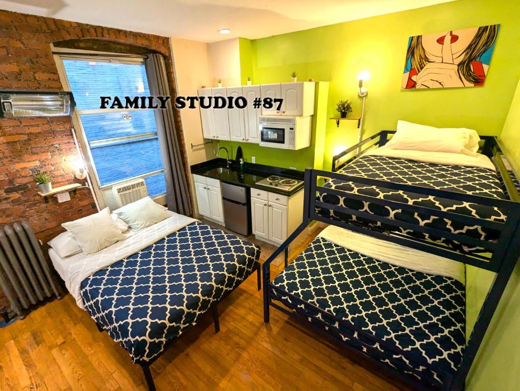 NYC Empire Apartments - 