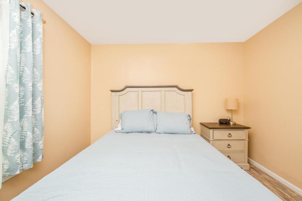 Postel nebo postele na pokoji v ubytování The Strickland Stopover