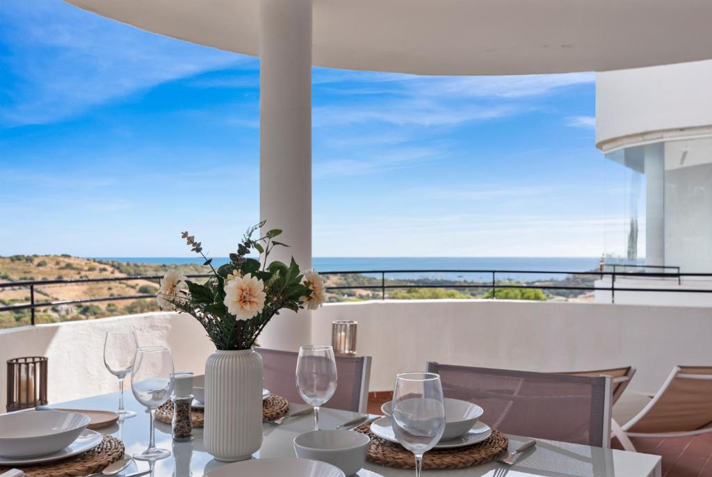 Panoramic Sea View Apartment with Pool
