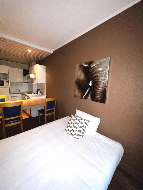 Kyriad Hotel Montpellier Centre Antigone - Resim 29