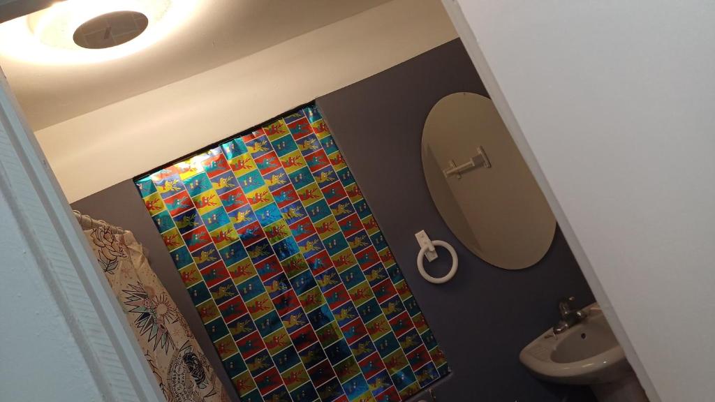 Koupelna v ubytování Rooster Run Guest House offers Vieques travelers newly furnished quaint affordable airconditioned rooms and only steps from the Ferry and nearby beaches