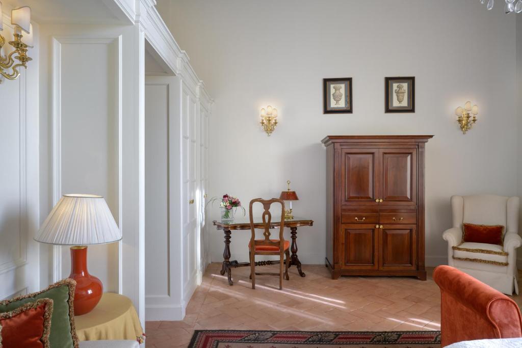 Posezení v ubytování Grand Hotel Continental Siena - Starhotels Collezione