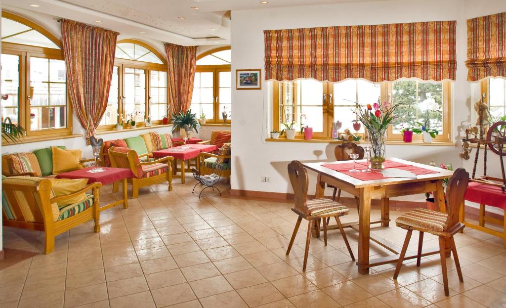 Posezení v ubytování Hotel Berghof