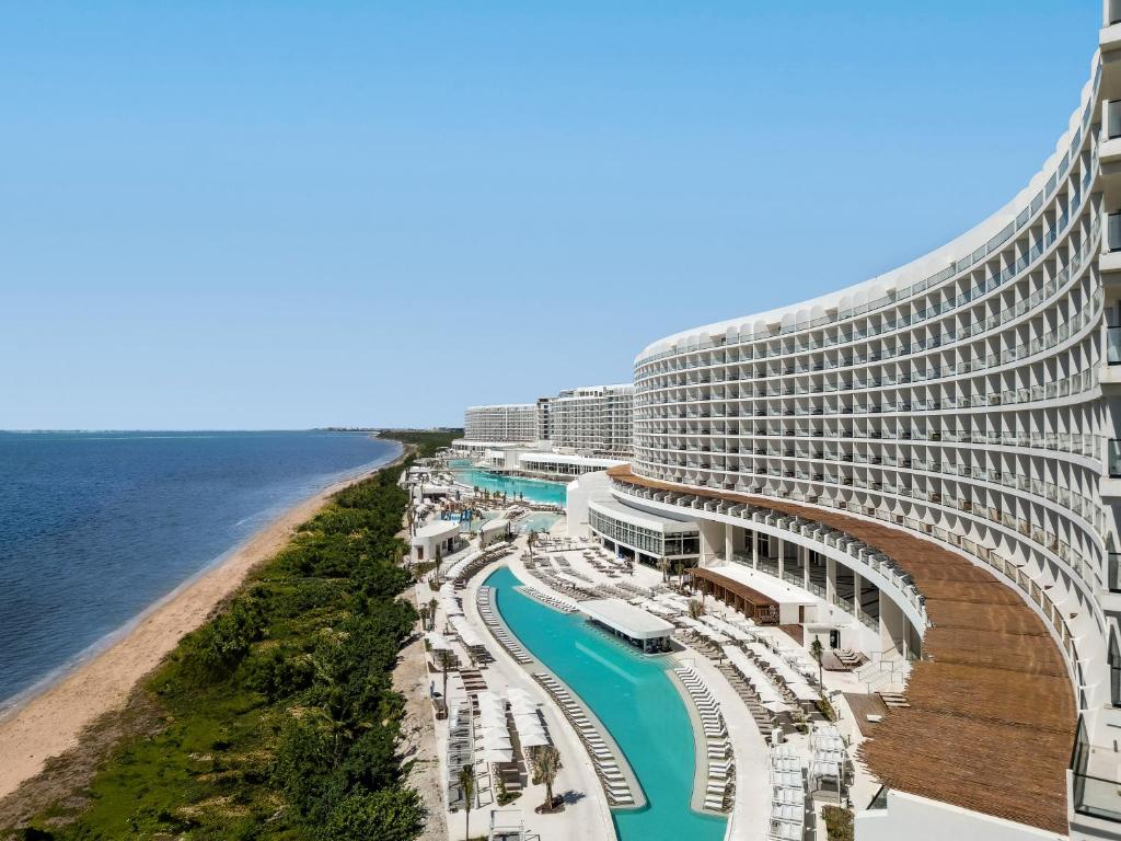 Bazén v ubytování AVA Resort Cancun - All Inclusive nebo v jeho okolí