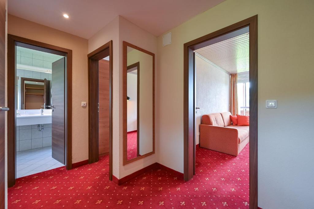 Rothenfels Panorama Hotel - Family Room With Balcony And Lake View