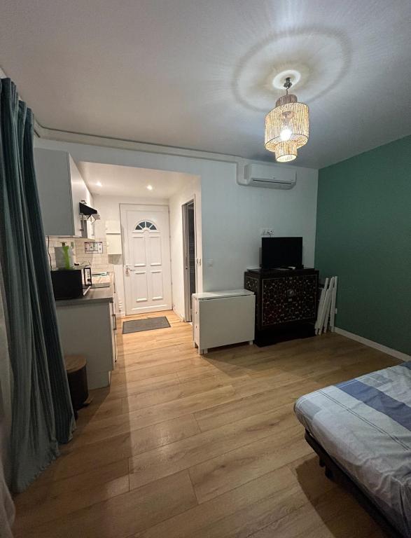 Posteľ alebo postele v izbe v ubytovaní Appartement T2 Paray vieille poste