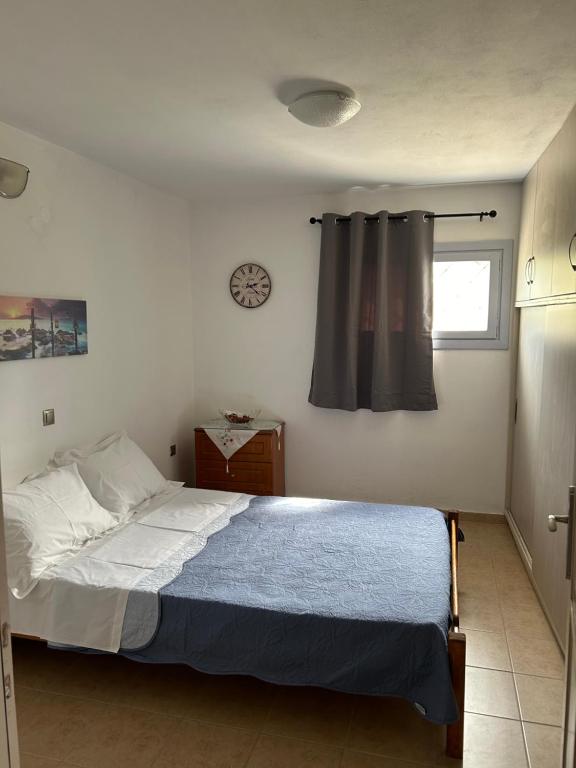 Posteľ alebo postele v izbe v ubytovaní Ada's House