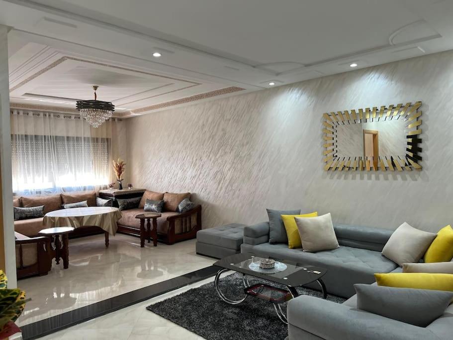 Χώρος καθιστικού στο Appartement luxueux à Fès