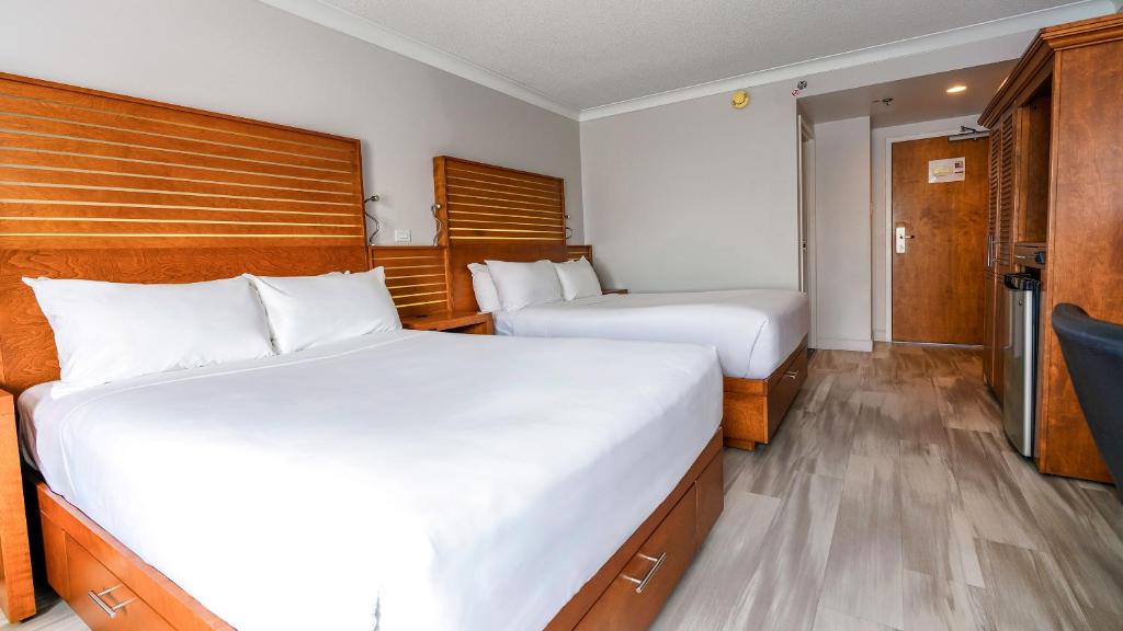 
Double Room with Two Double Beds and Bath
