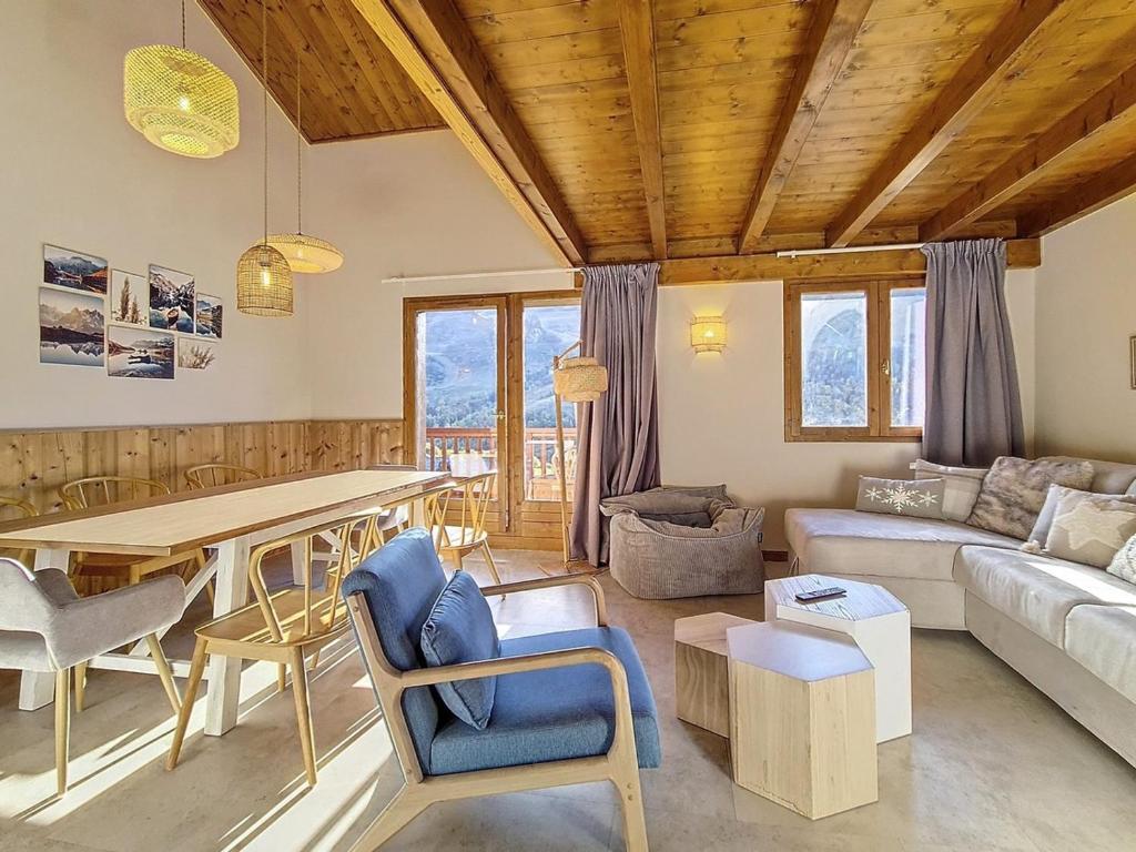Posezení v ubytování Appartement 8 pers. rénové proche pistes avec balcon, hammam, sauna - FR-1-344-752