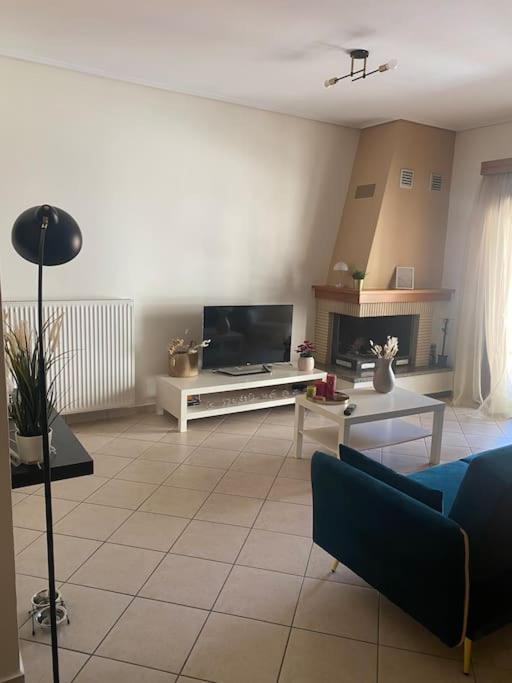 Μια τηλεόραση ή/και κέντρο ψυχαγωγίας στο Central Nest Apartment