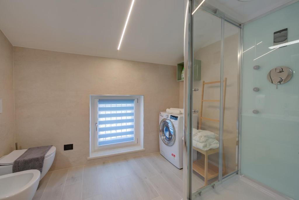 Koupelna v ubytování Magnolia Apt - Palazzo Palermo 1817 - Happy Rentals