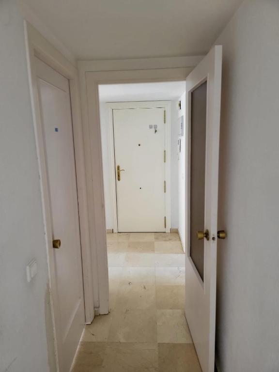 Diamond Room Centre Fuengirola 2, Santa Fe de los Boliches (updated